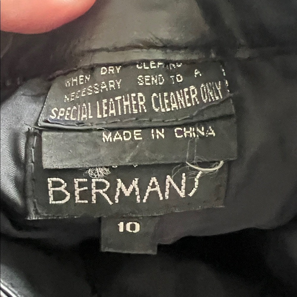 Berman’s leather skirt size 10 (8?) - Picture 3 of 8